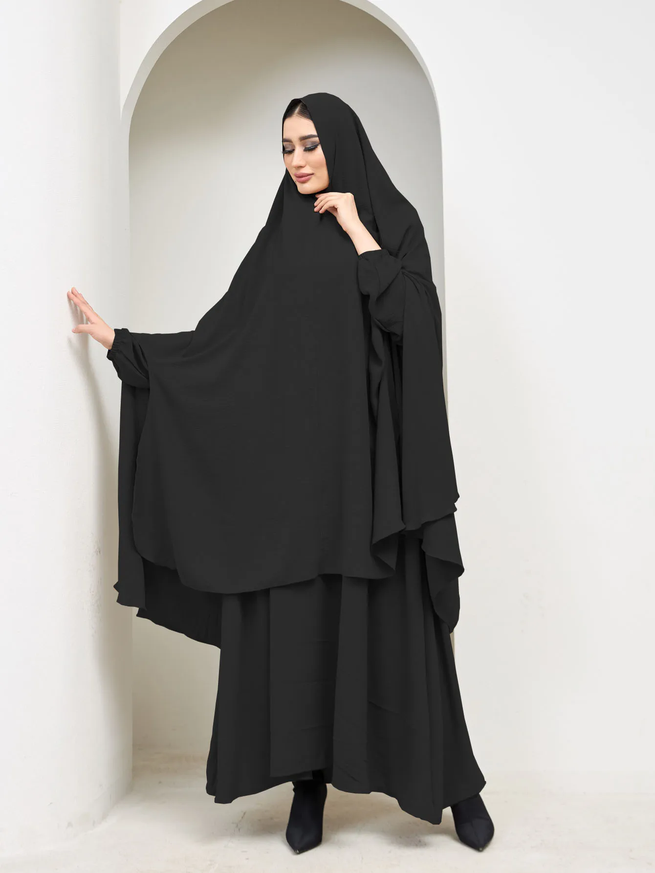 2024 New Arrival a Solid Color Breathable and Comfortable Ice Silk Wrinkled Muslim Ladies' Pilgrimage Burqa With a Headscarf