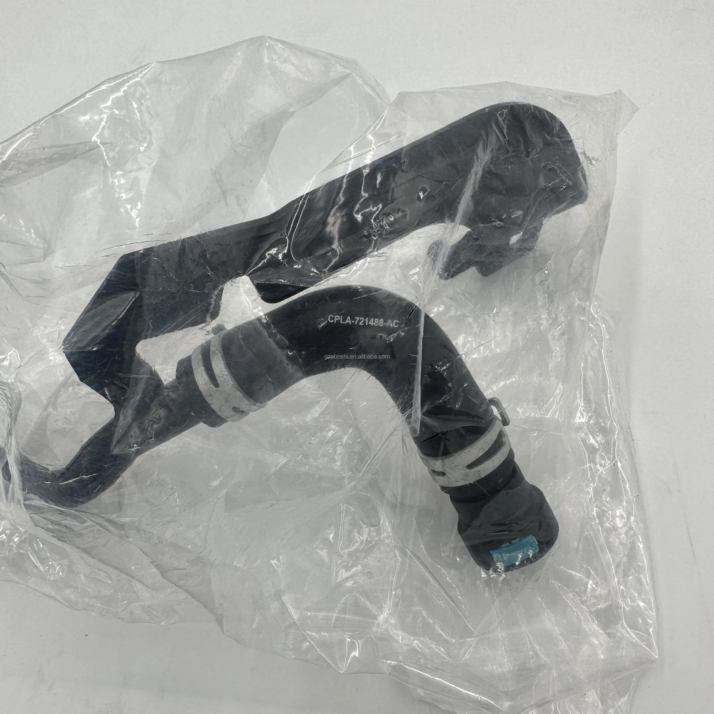 Lr034624 Auto Parts Exhaust Hose Engine Water Hose Lr034624 For Range ...