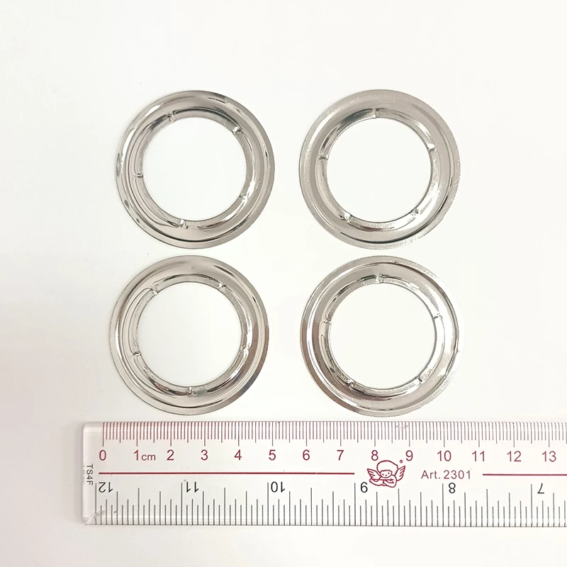 Металлическая проушина для сумок