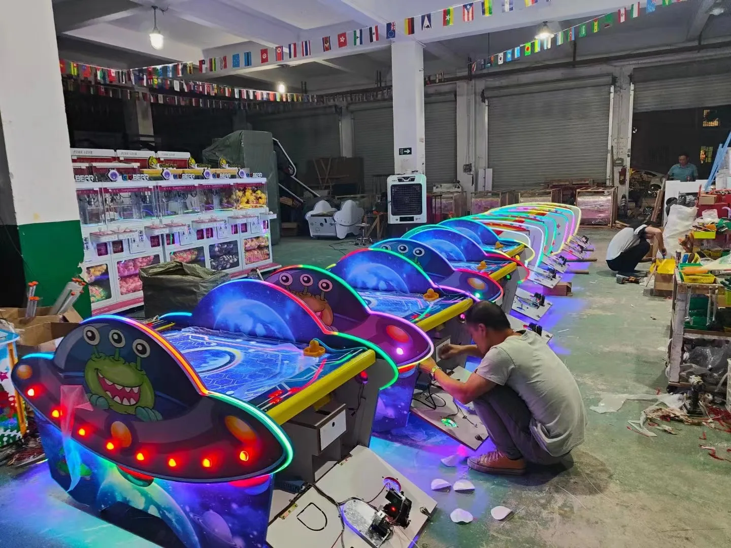 Funpark 2-Player Indoor Arcade Amusement Machine Coin Operated Sports Air Hockey Game Center Mini Wooden Features Board Material details