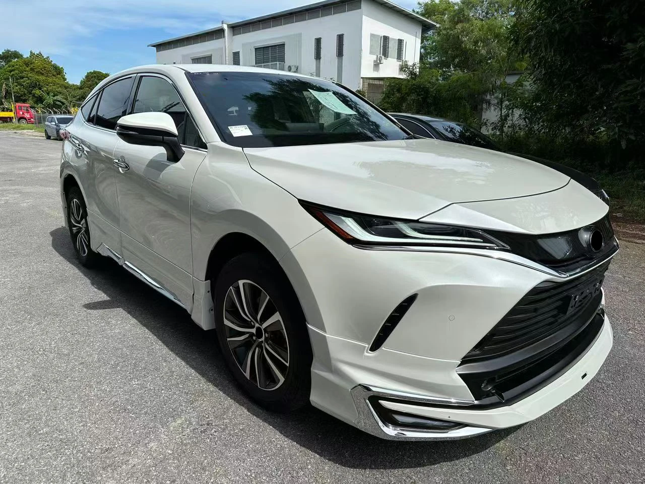 Hot Selling High Quality Body Kit for Toyota Harrier 2021  Car Bumper Front Bumper Rear Bumper Side Skirt Body