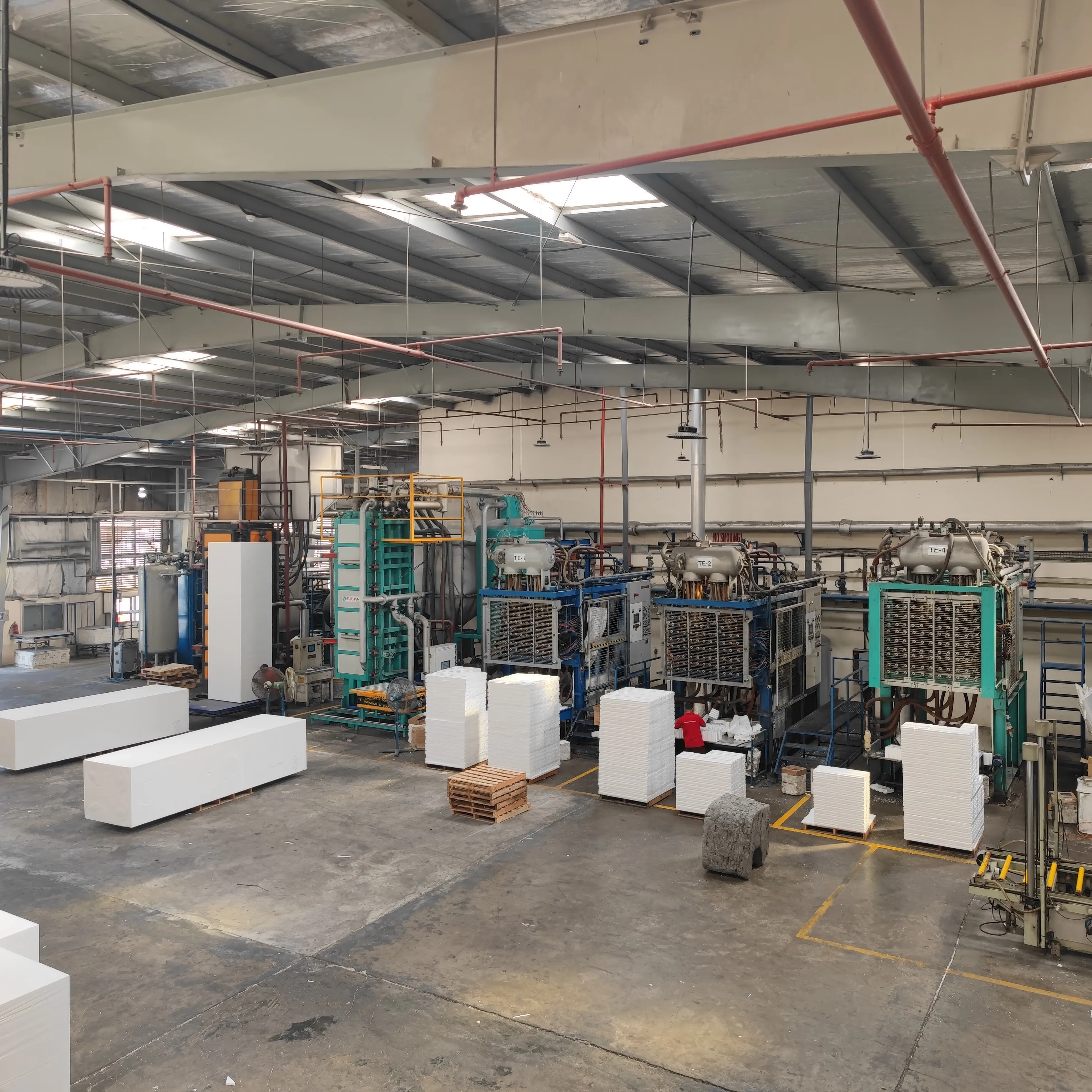 Factory Price Automatic EPS Expandable Polystyrene Foam Vacuum Forming Block Moulding Machine
