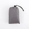 Gris oscuro