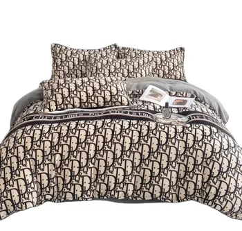 Low MOQ Quantity Customized Milk Velvet Flannel Bedding Sets Collections Bedding Set Luxury Comforter Duvet Cover Set