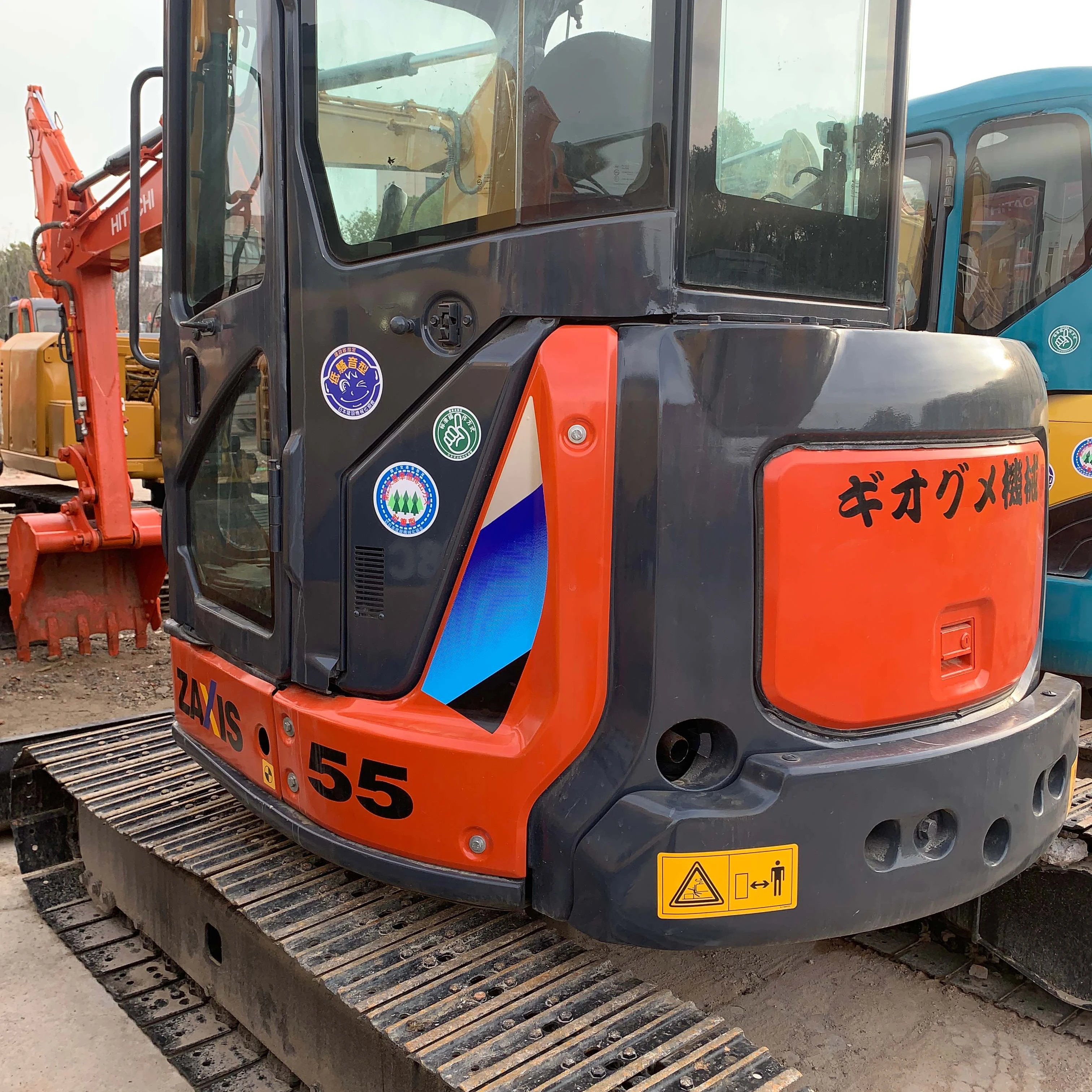Cheap Price Good Quality Excavator 5 Tons HITACHI 55 Second Hand Excavator Digger HITACHI ZX55 in Stock