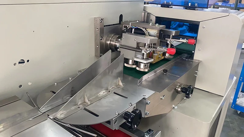 Full Automatic Mini Automatic Flow Pack Horizontal Rotary Food Pillow Pizza Corn Tortilla Cookies Machine