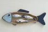 Design horizontal à trois poissons de style antique