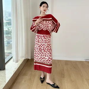 Women's Casual Fashion Suit Spring New Pleated Design Feeling Bat Sleeve Loose Waist Slimming Set