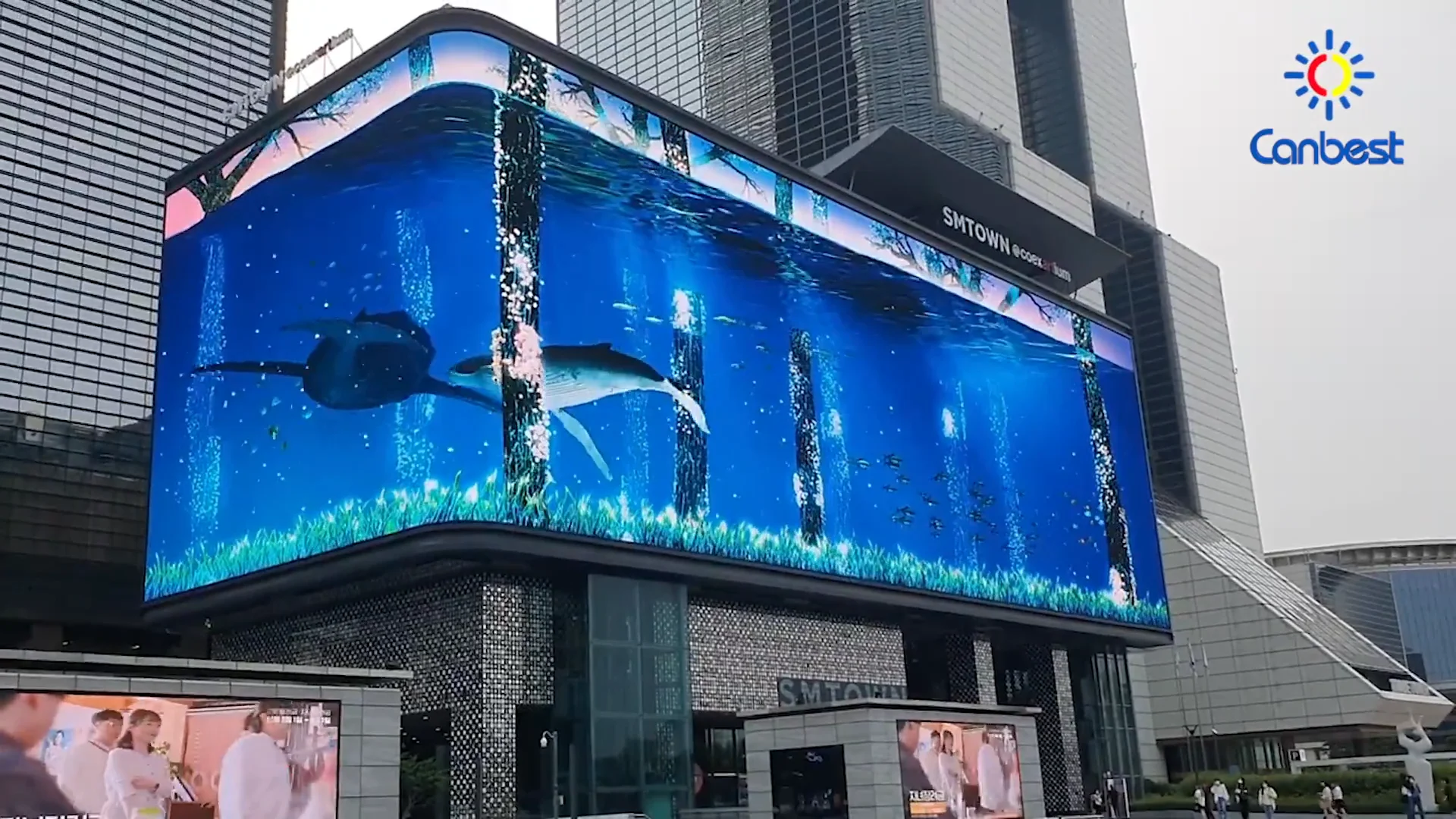 360度游动气缸立柱节能视频墙显示广告牌户外曲面广告led屏幕