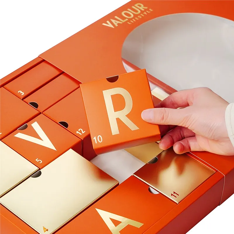 Individueller Weihnachts-Adventskalender-Karton mit Schublade und Fenster, Geschenkverpackung in Luxusausführung für den Countdown