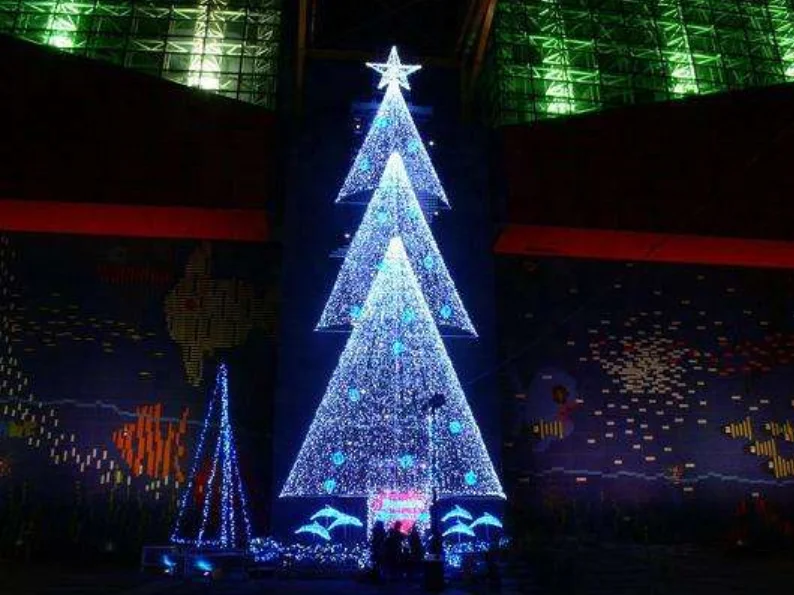 超激得セール メートルの大型人工 Pvc Led 照明屋外公園簡単なインストールクリスマス木彫刻 Ormaents 装飾 Buy M  Tall Christmas Tree,Christmas Tree Sculpture,Christmas Ornaments Product 