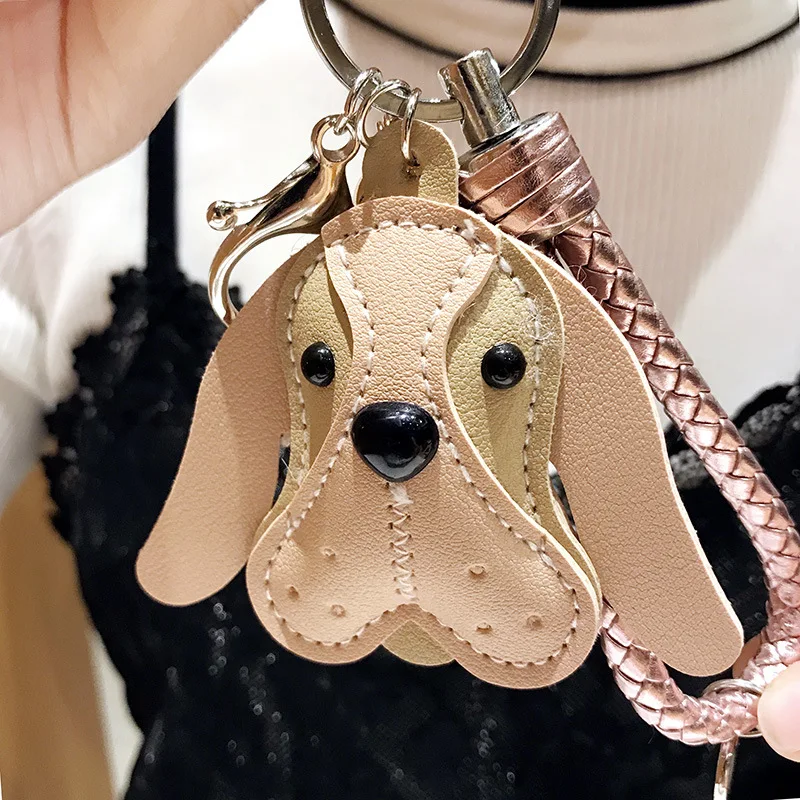 Leather dog keychain pattern