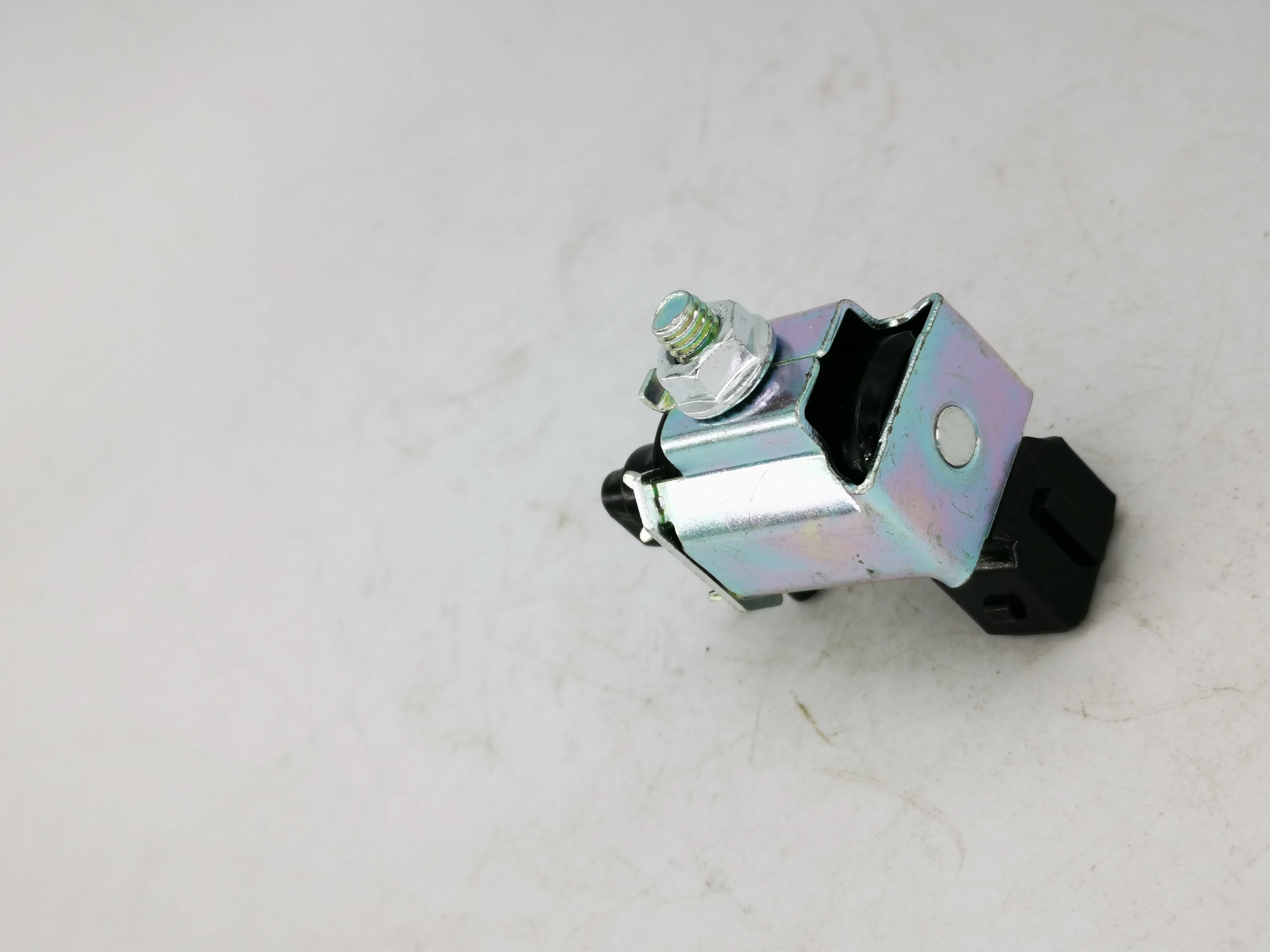 Purge Valve Vapor Canister Solenoid MR127519 for Mitsubishi