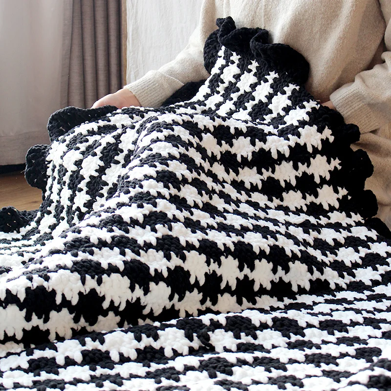 Wholesale Prices Baby Blanket 100% Polyester Chunky Chenille Fancy Yarn for  Hand Knitting