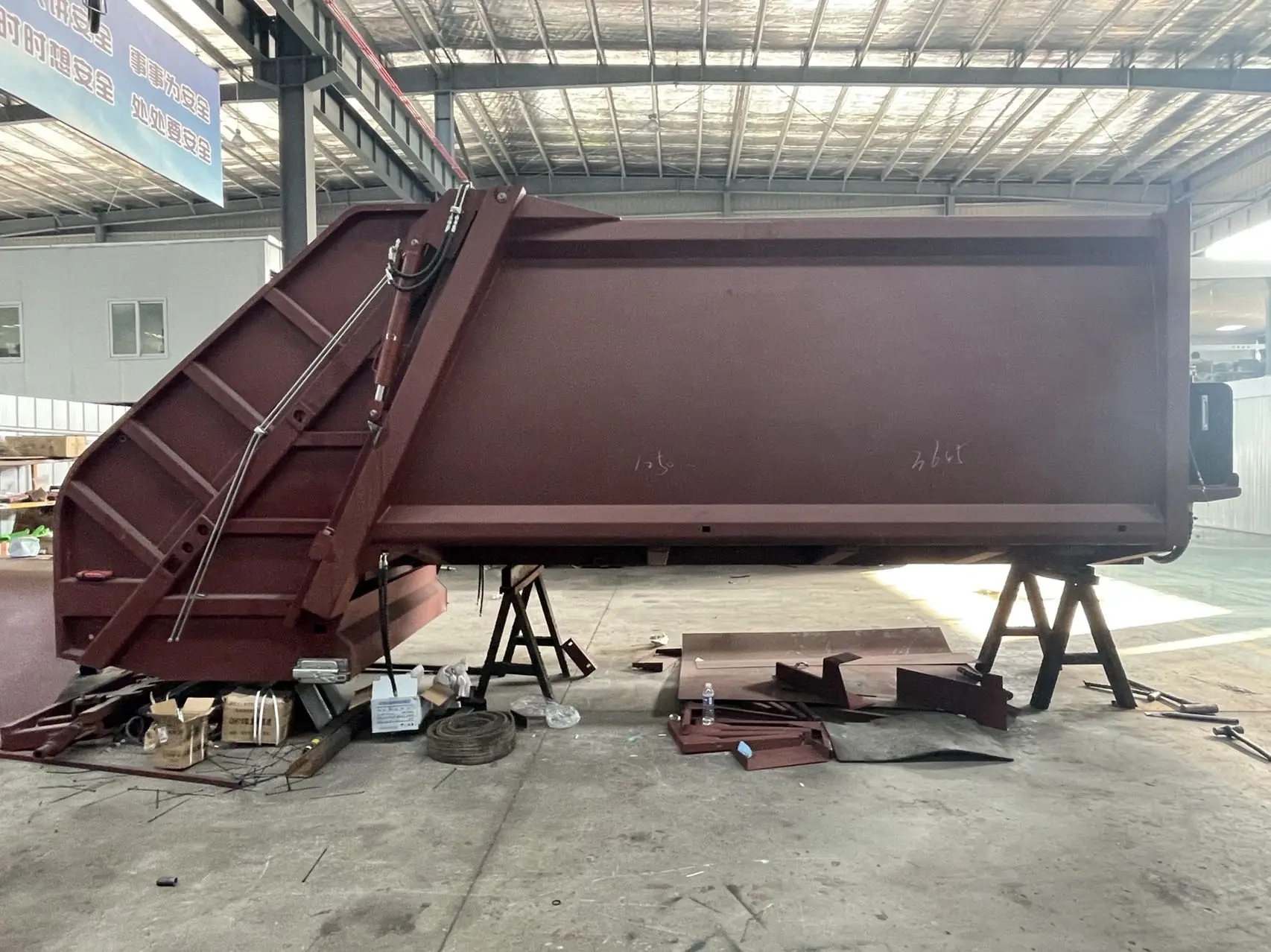 Верхняя часть грузовика для уплотнения мусора 4-25 куб. М