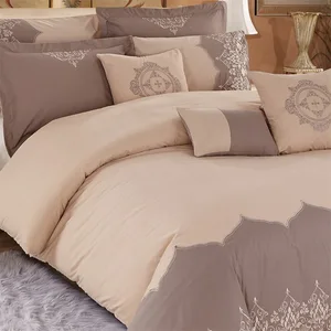 Luxury Winter Design Polyester Filling Velvet King Size Quilted Bedding Comforter Set