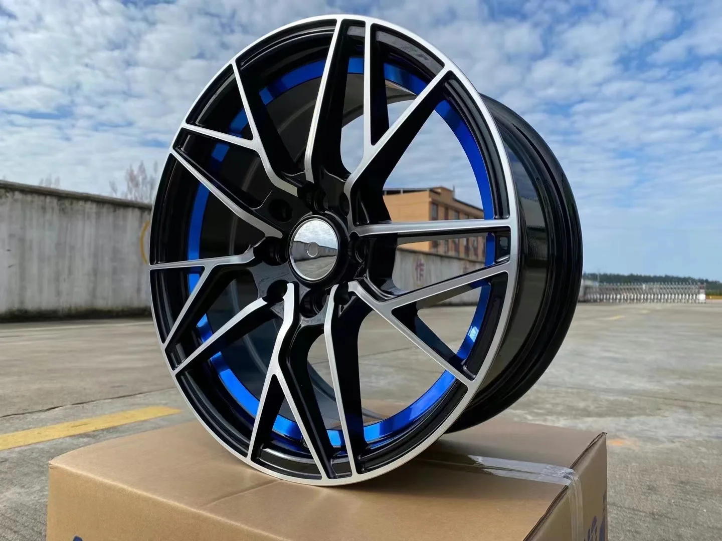 2024 New Customized DX245 15 Inch 4x100 4x114.3 Flow Forming Car Alloy Wheels Rims for Aftermarket