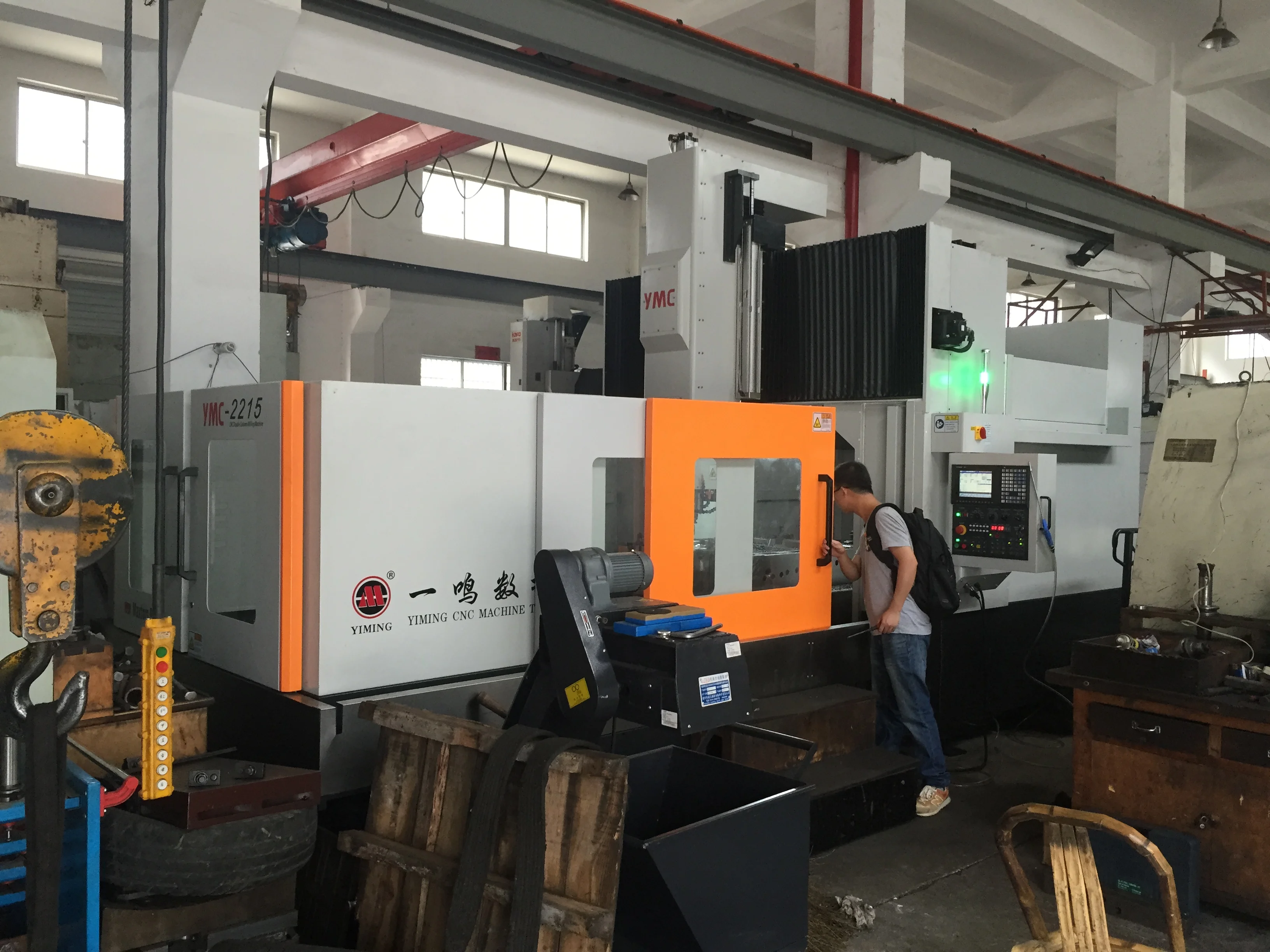 
 Maxtors самые популярные вертикальный токарный станок с мостового типа вертикальных VMC 3 оси большого формата фрезерный станок с ЧПУ (числовым программным управлением) для тяжелых условий эксплуатации грубой резки  