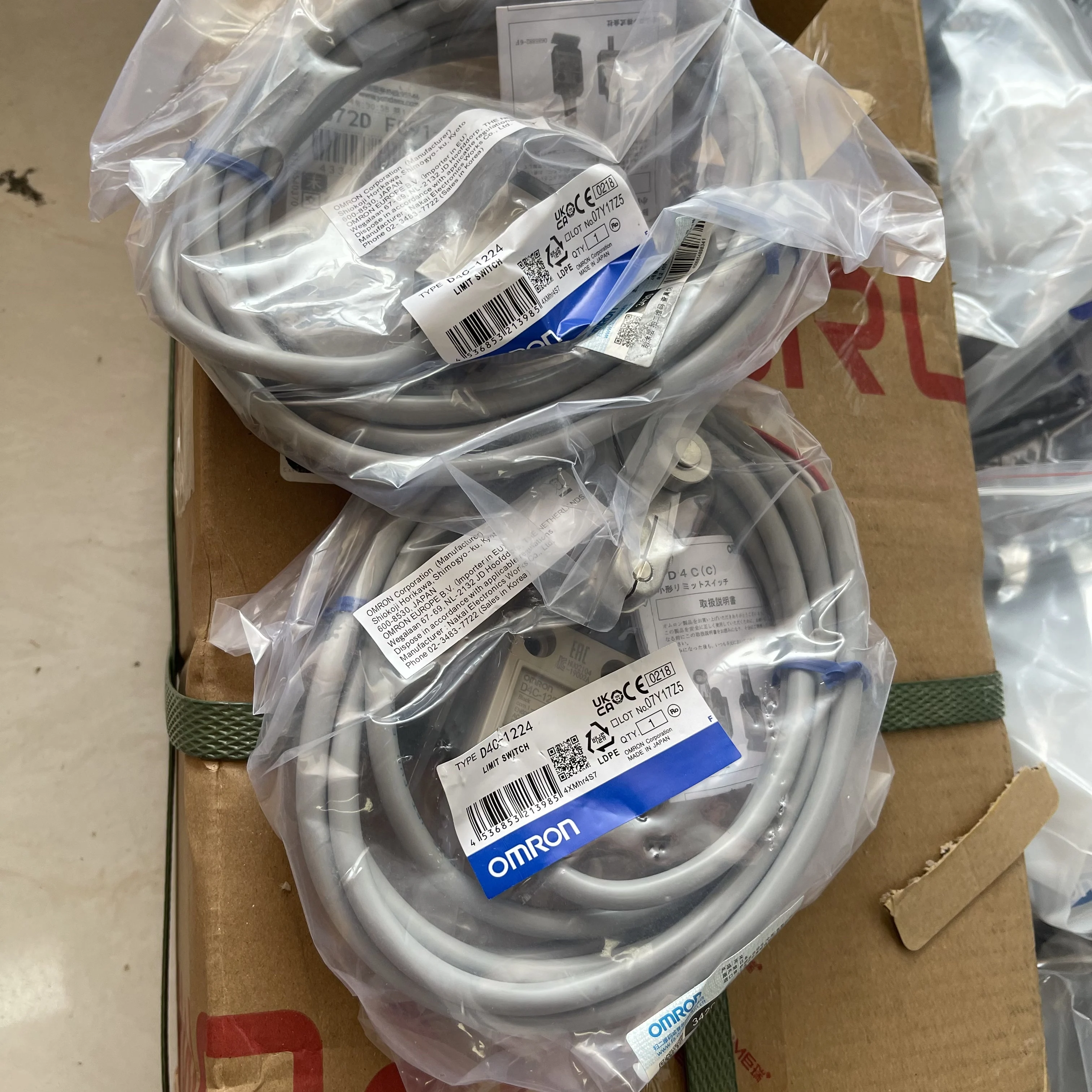 Omron Limit Switch D4C-1224 Omron Limit Switch D4C-1224