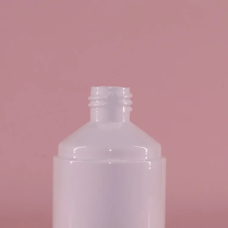 Wholesale Flacon de shampoing vide en plastique blanc givré, protection  solaire, emballage d'huile de combustion, soins de la peau, ensemble de  gobelets, 10 ml From m.alibaba.com