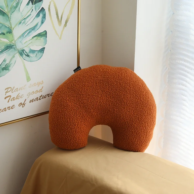 European Geometry Cashew Nut Plush Throw Pillow Knitted Special-Shaped Twist Knot Cloud Cushion for Room Decorative Sampling supplier