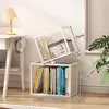 Bibliothèque flottante blanche à deux niveaux