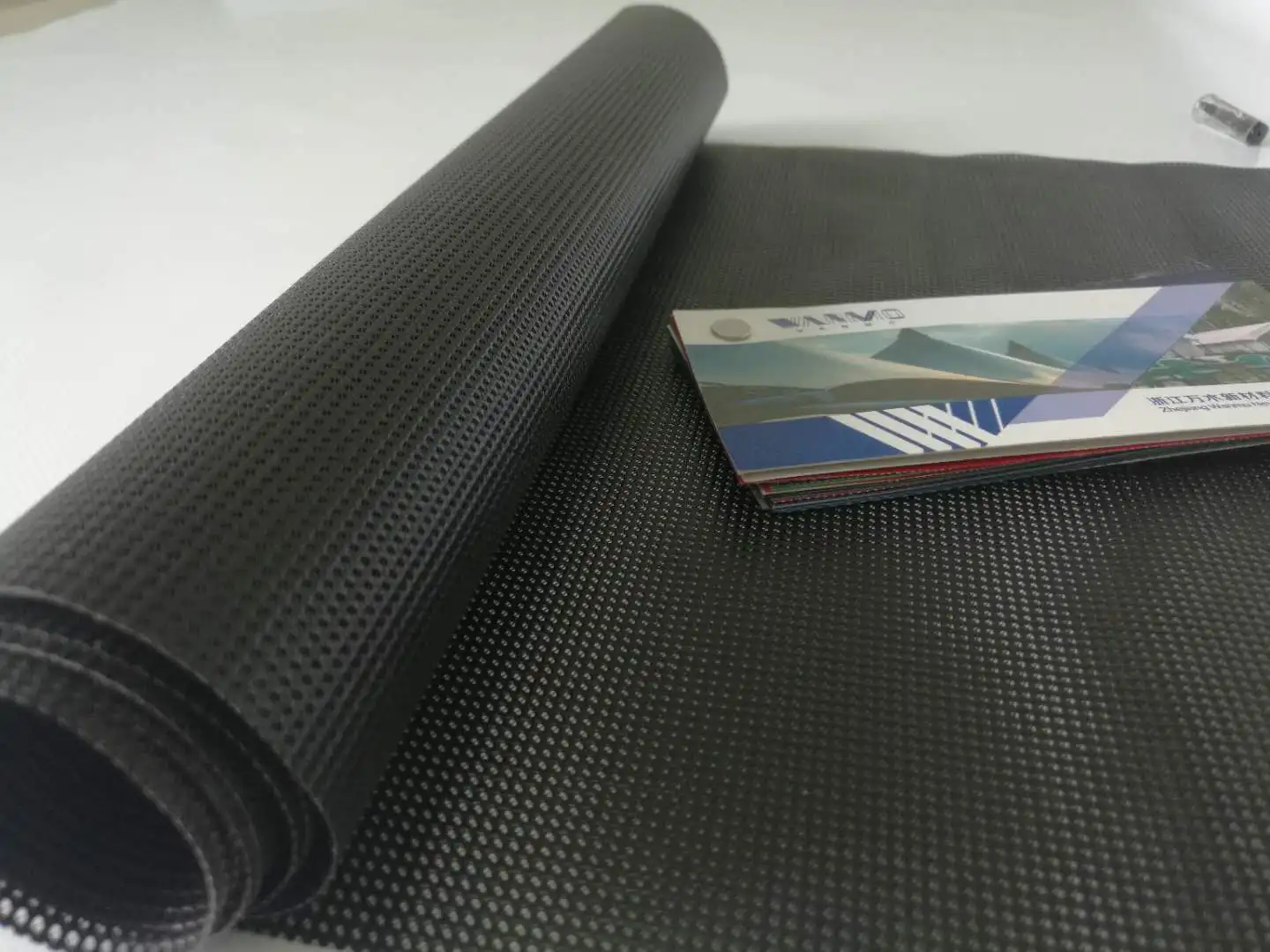 
Полиэстеровая сетчатая ткань с ПВХ покрытием, виниловые сетчатые брезенты для строительства крышки 