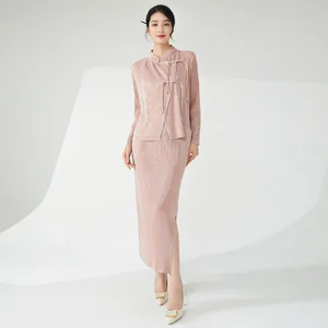 High Quality Pleated Fabric Two-Piece Set for Women Stretch Top and Long Skirt Print Decoration for Spring Temperament