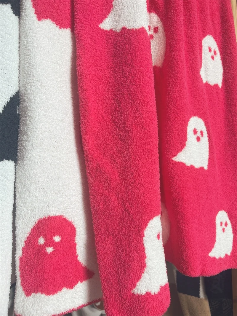 New 100% super cozy polyester feather yarn Ghost knitted throw blanket for Halloween details