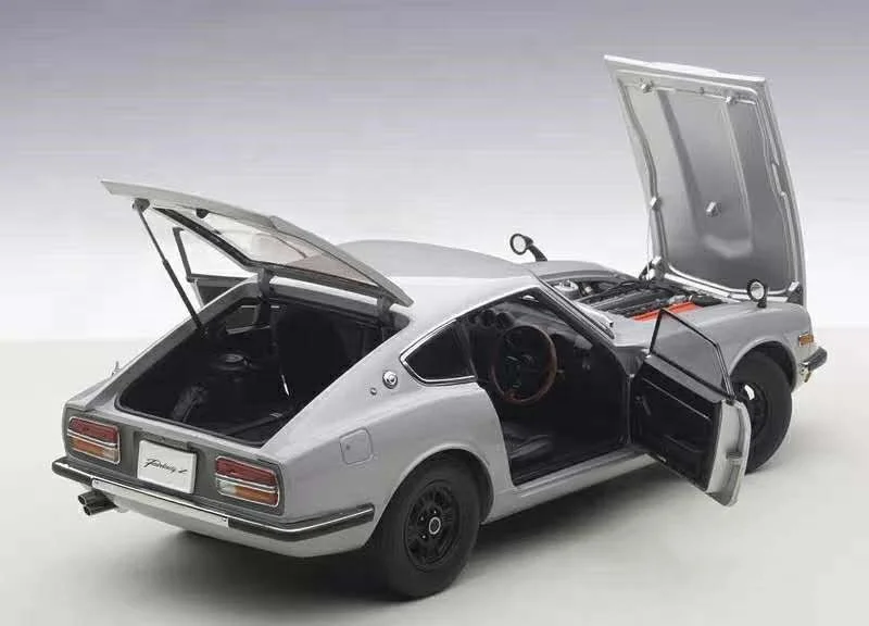 Autoart 1:18 FAIRLADY Z432 Diecast Model - Perfect Gift