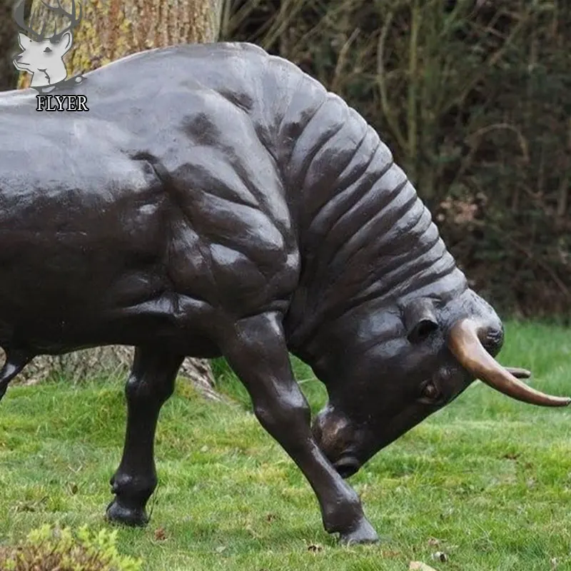 Life Size Fiberglass Cartoon Bull Statues Outdoor Garden High Quality Animal Cow Statue
