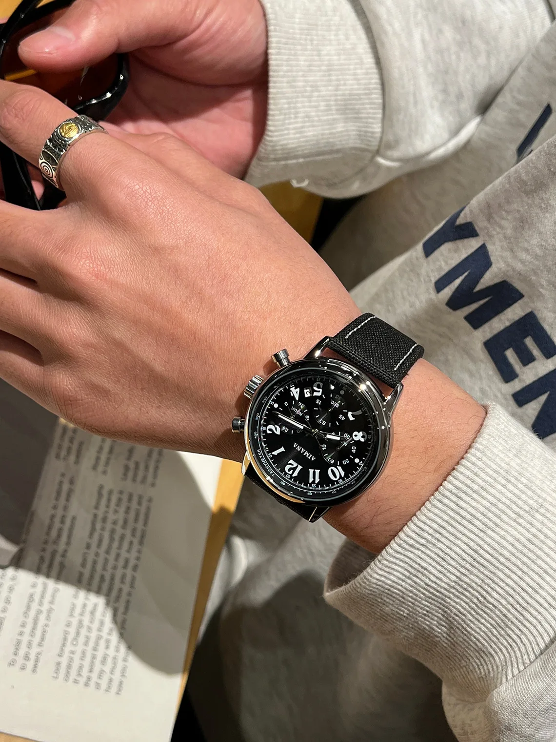 Luxury Cartoon Men's Sports Watch Waterproof Luminous Chronograph Date Display Alloy Lea aperçu 6