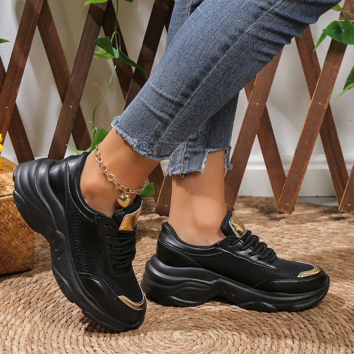 2024 Summer New Breathable Wedge Mesh Women Casual Sports Shoes