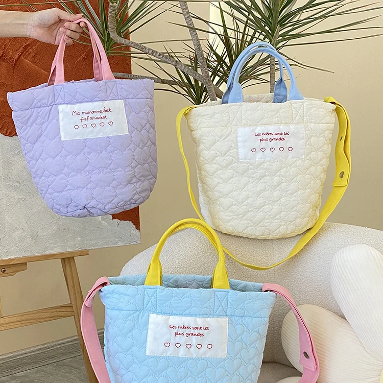 Dames Mode Vinter Varmluft Letvægts Quilted Puffet Taskbælge Nylon Quilted Puffer Crossbody Task med To Remme Åben Lukkemekanisme