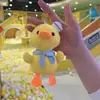 Bufanda amarilla venga pato + cadena de cuentas - alto 15cm