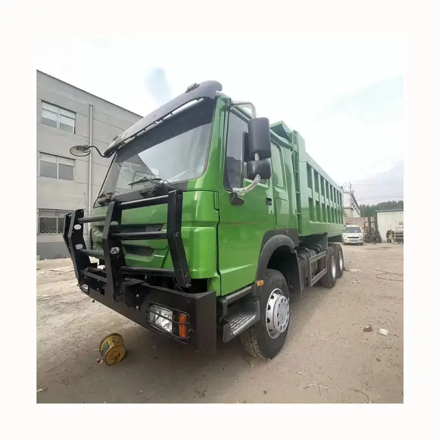Used SINOTRUK HOWO heavy duty diesel 371 horsepower 6X4 dump truck is in good condition