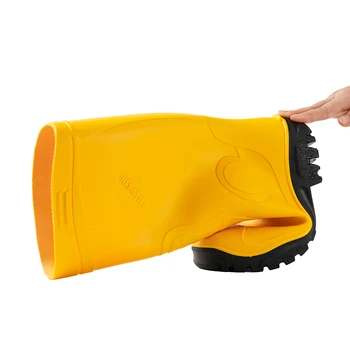 PVC yellow rain boots can be customized with trademark packaging, best-selling in Indonesia