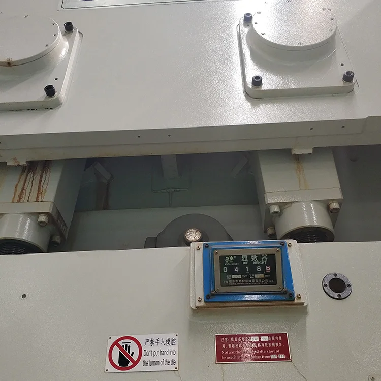 CNC Pneumatic Sheet Metal Automatic Many Holes Punching Machines in Hot Sale