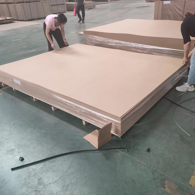 Modern MDF Board 18mm Moisture-Proof Feature Sanded Surface 1220*2440*5mm E1 Photo Frame Wood Fiber Base Material for Routing