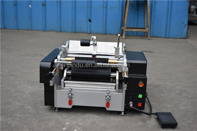 Semi Automatic Round Bottle Jars Wet Glue Labeling Machine Labeler Machine for Beverage Pet Bottles