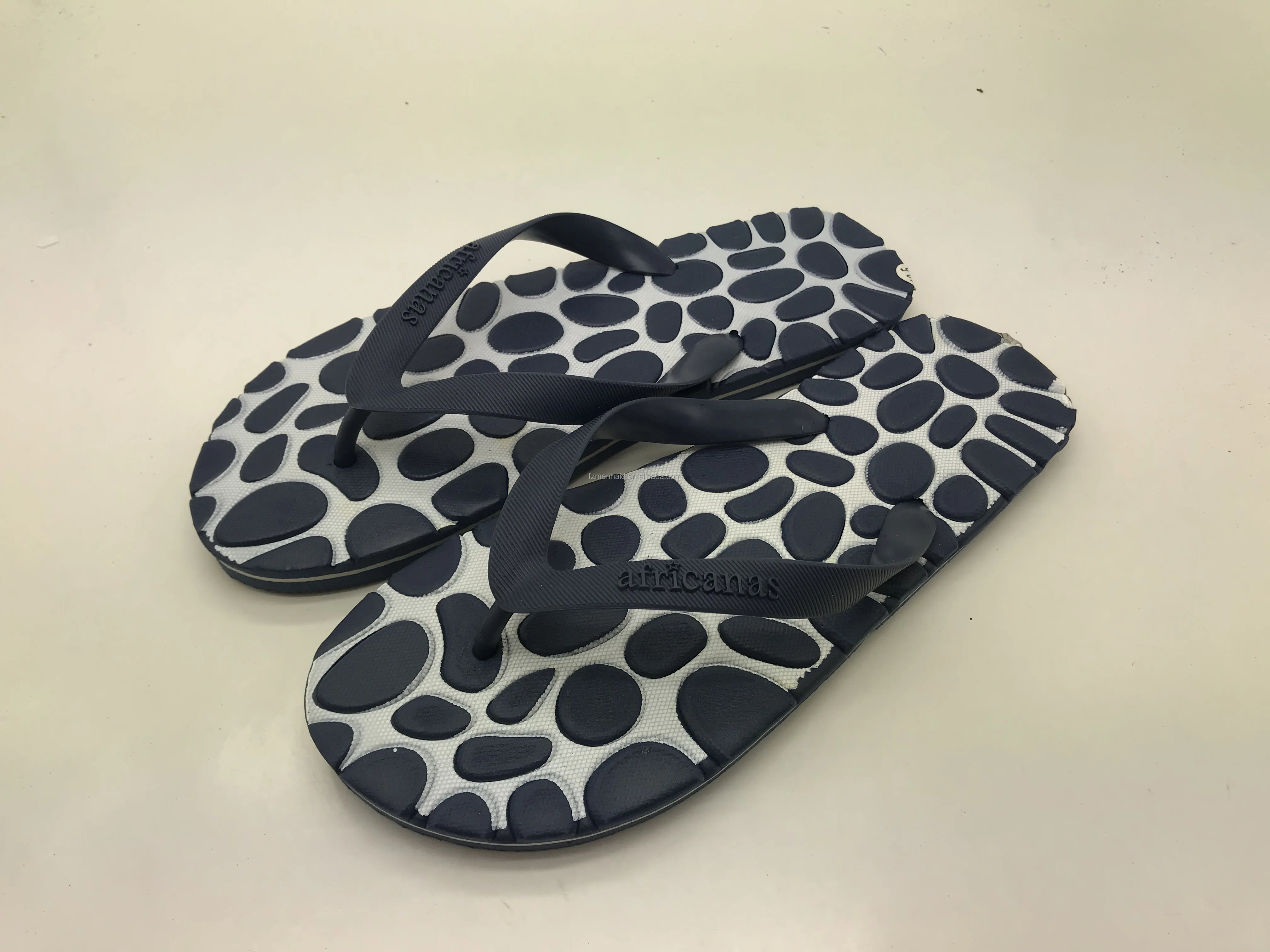 Men Women Wholesale Custom Flip Flops With LOGO Colorful PVC Custom Logo Beach Flip-Flops Slippers Custom Flip Flop Slides