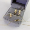Juego de joyas (collar + pendientes)