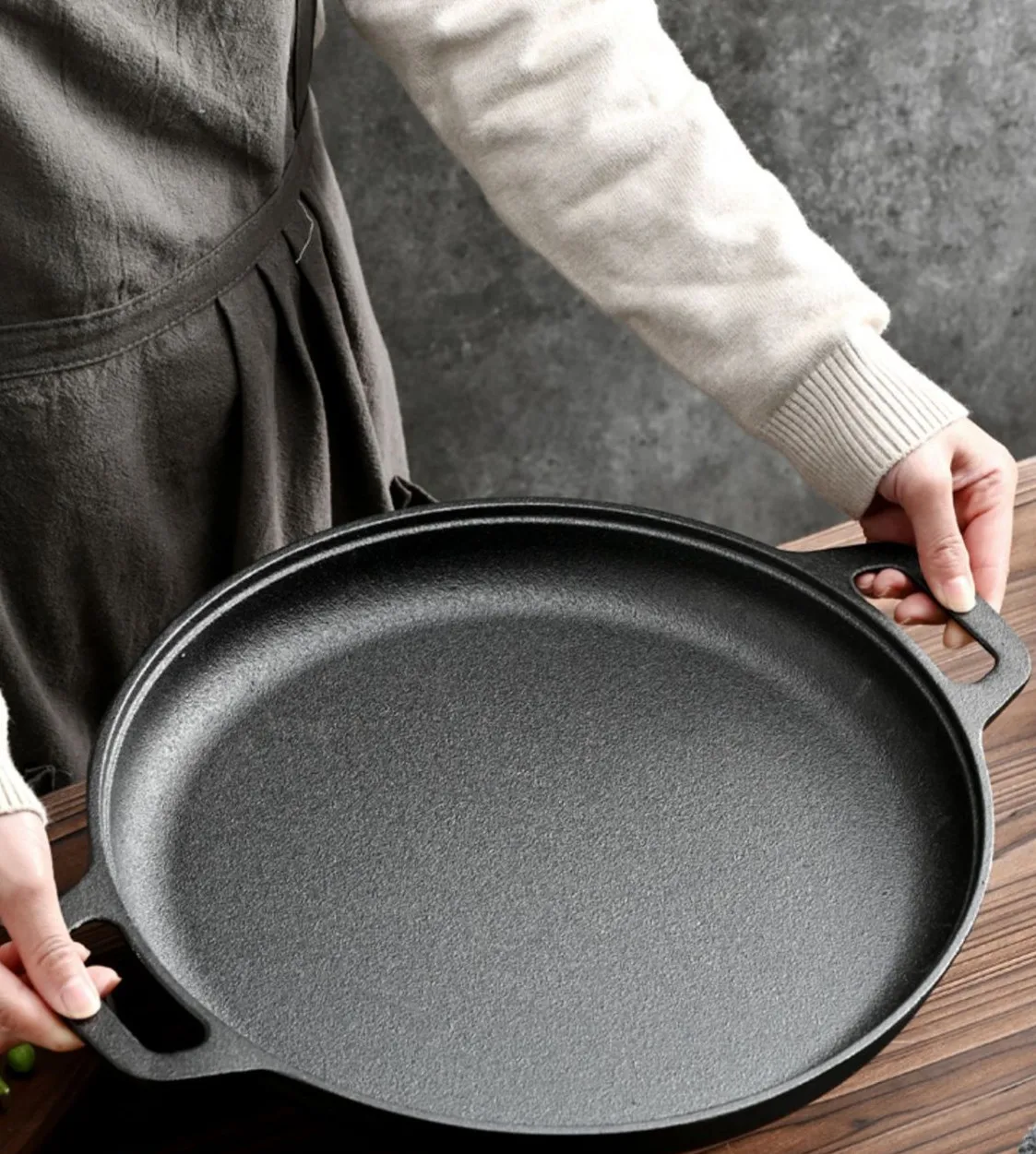 Hot Selling Cast Iron Pizza Pan Griddle With Handles Baking Stove Oven