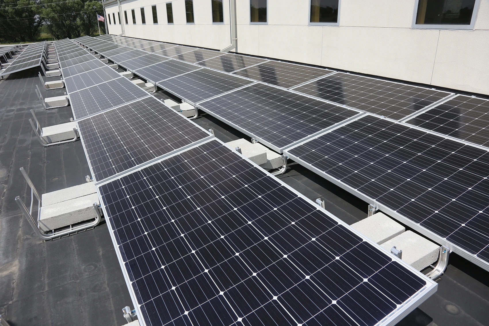 YS 310W All Black OEM Power Poly Solar Panel Competitive Price  Half Cell Polycrystalline with Glass Front Direct From China