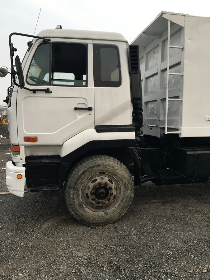 Used UD Trailer Truck, Nissan Cwb459 Tractor Head for Sale
