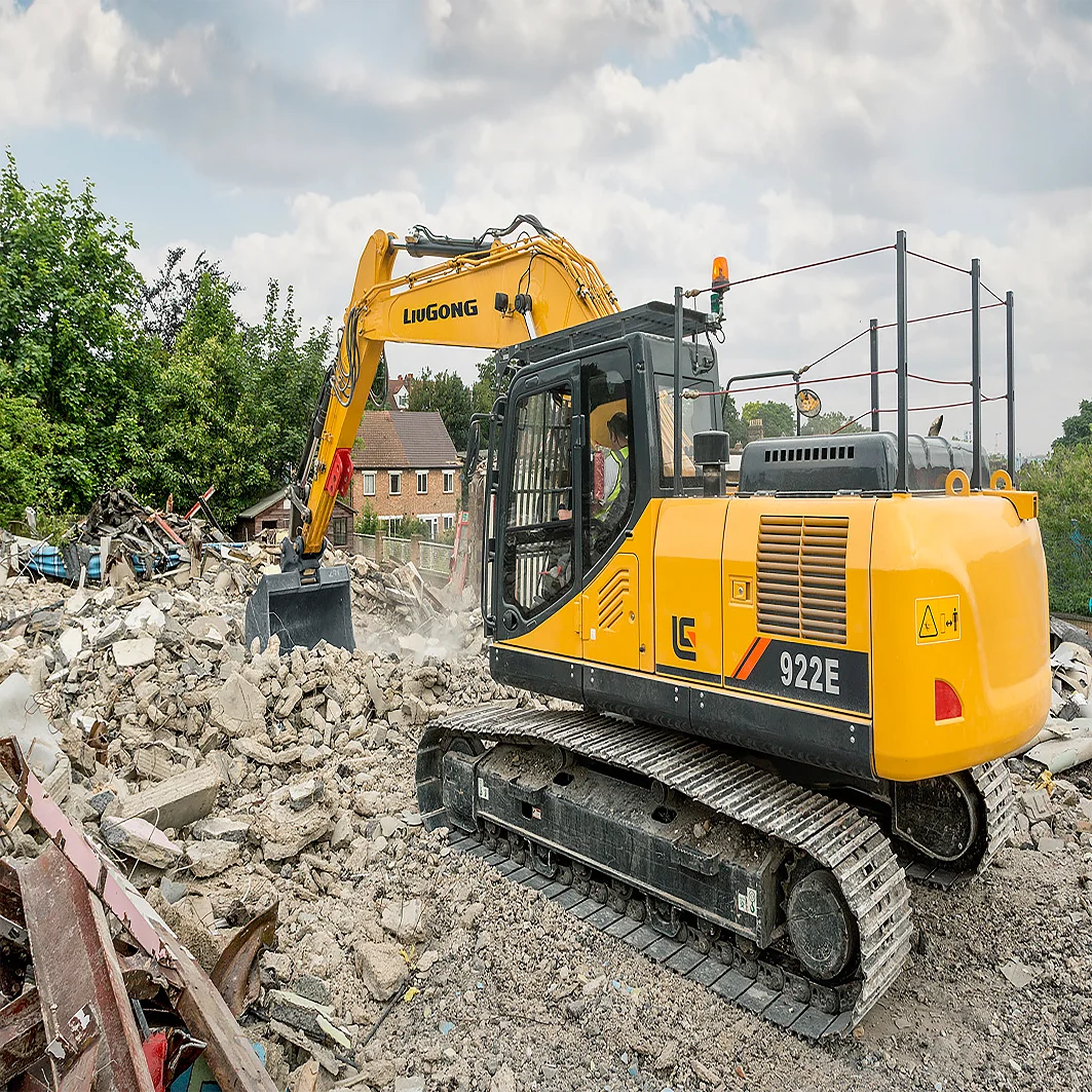 LiuGong 920E/913E/9017FZTS/9018F/9027FZTS/9035E Model LiuGong Cummins Engine Excavator for Sale