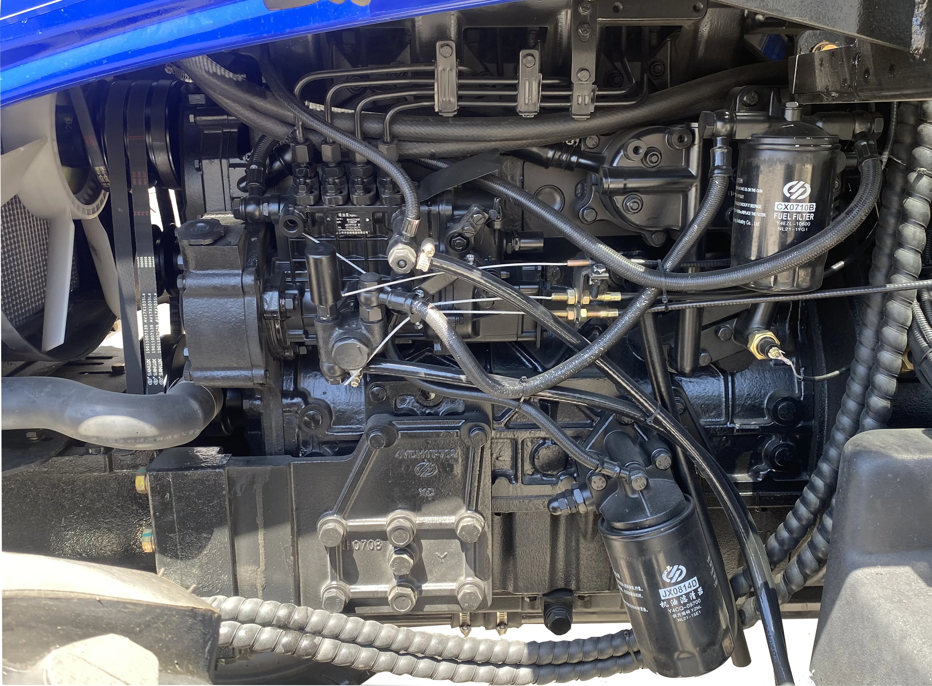 Farm Mini Tractor with Front and Rear Counterweights 4WD 100HP Tractor ...