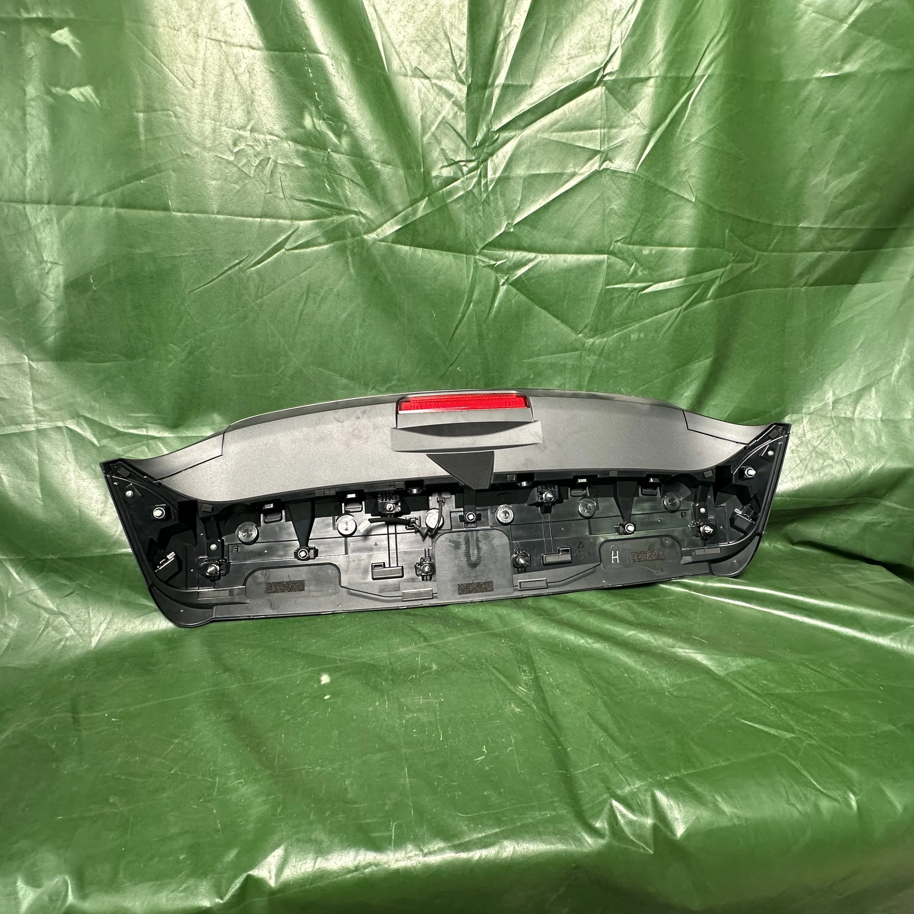 hachi様 76085-48910 Rear Spoiler Assembly for Toyota HARRIER