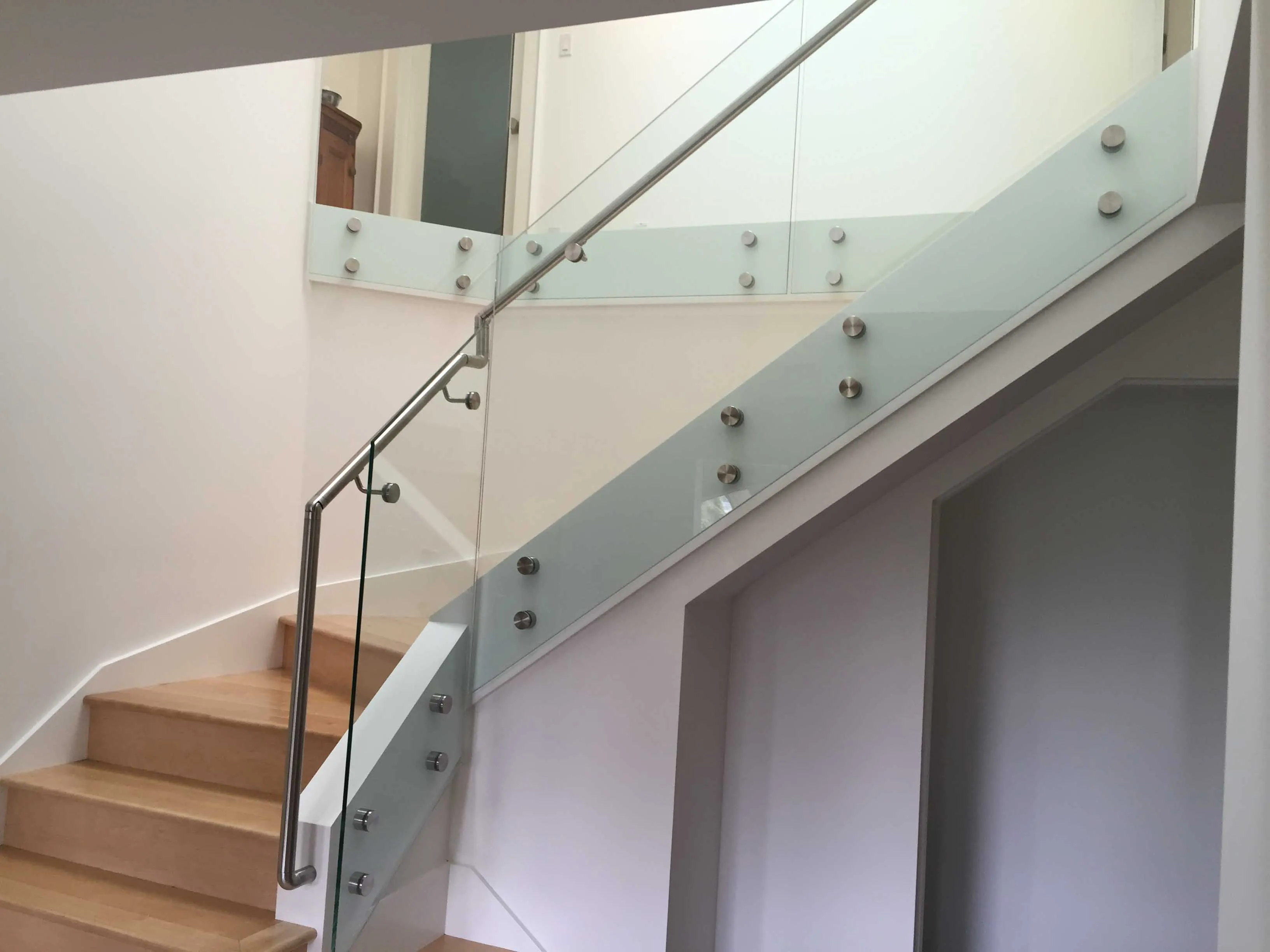 Balcony Glass Railings Stainless Steel 42.4mm Diameter Standoff Glass Railings for Terrace manufacture