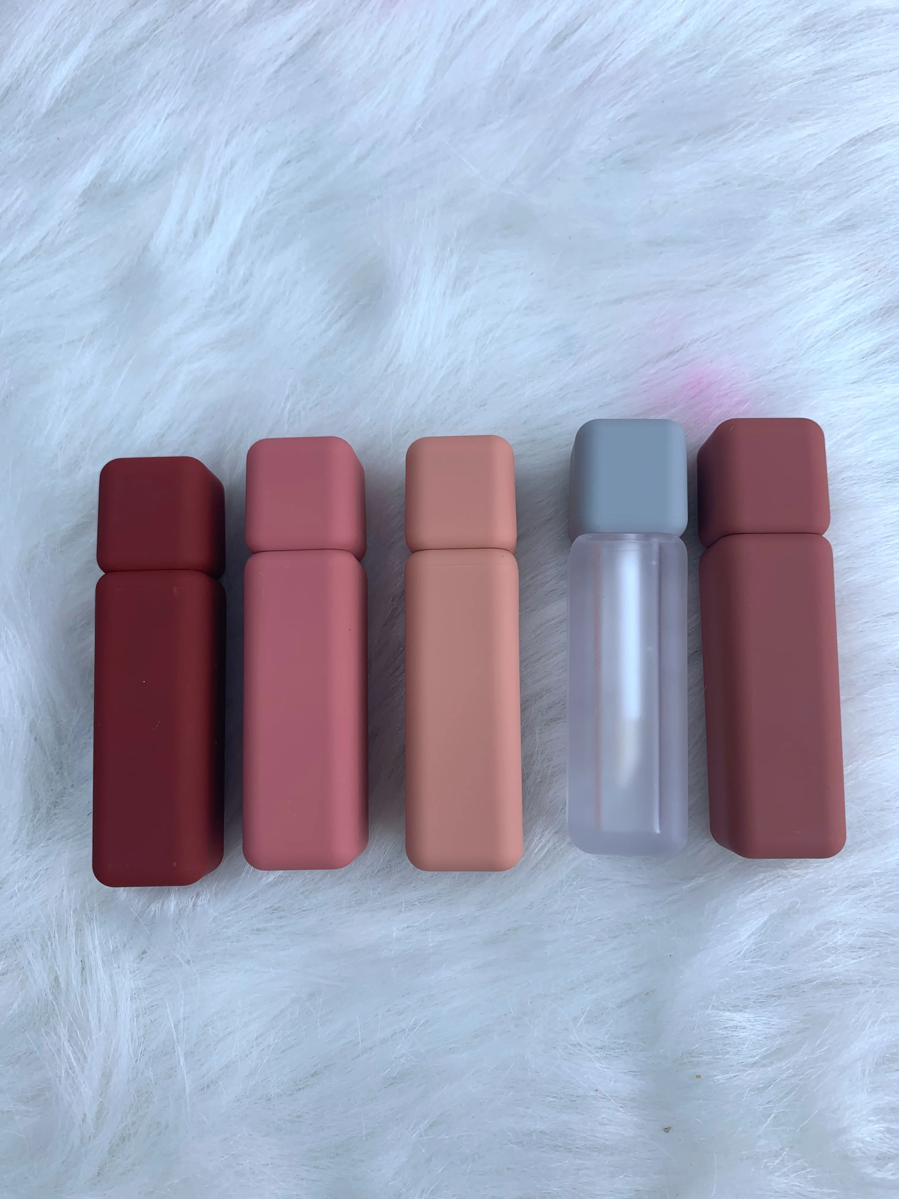 Выберите свои собственные цвета и индивидуальный блеск для губ увлажняющий Блестящий жидкий глянцевый прозрачный от частного бренда